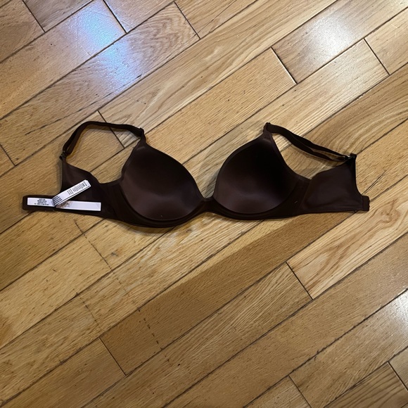 BRAND NEW VICTORA BRA - Picture 2 of 3
